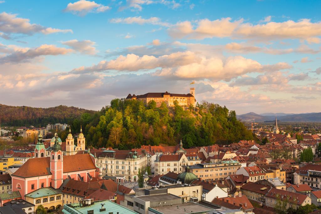 Hotel Nox Ljubljana Exterior photo
